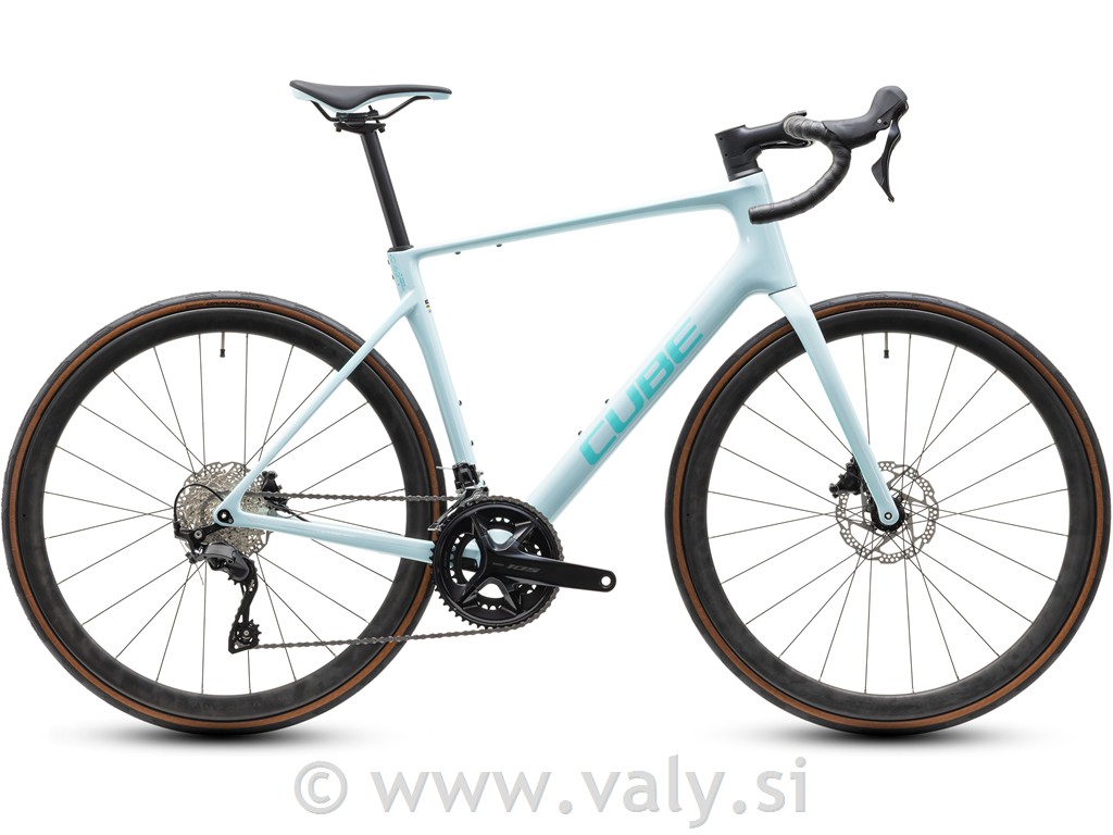 Cube cestno kolo Attain C:62 Race frostymint´n´mint