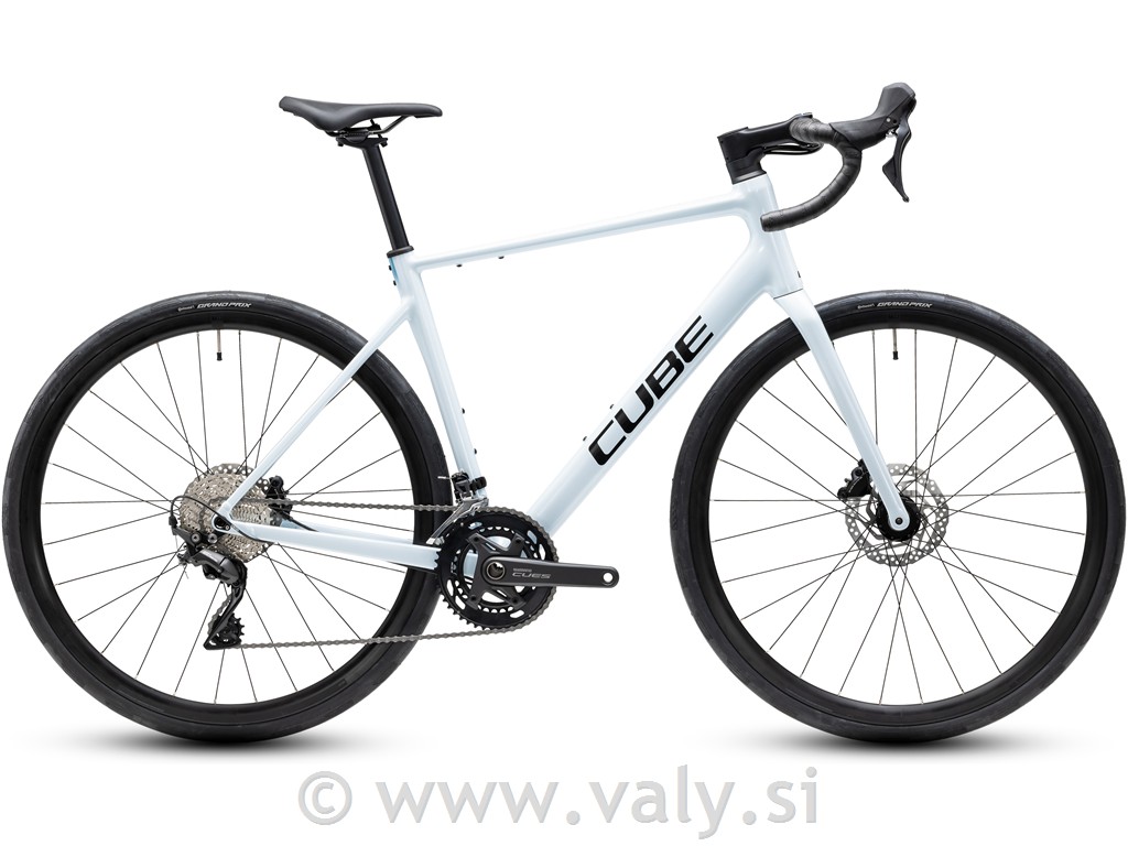 Cube cestno kolo Attain Race (glacier´n´black)