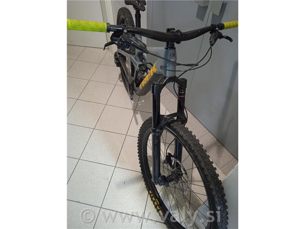 Trek Slash 9.8 AXS rabljeno gorsko kolo-odlično ohranjeno