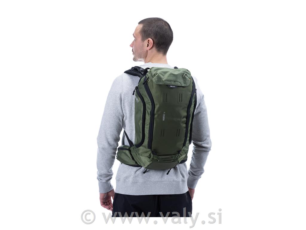 Cube nahrbtnik VERTEX 16 TM olivno zelena