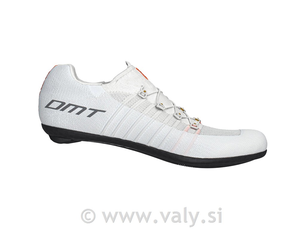 DMT čevlji Pogi's Superlight model Tadeja Pogačrja
