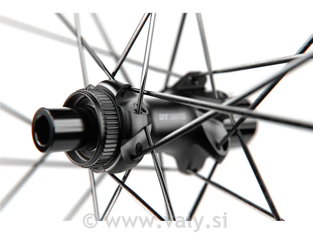 DT Swiss 28"obročnik E1800 SPLINE 30 DB CL 142x12 Shimano HG