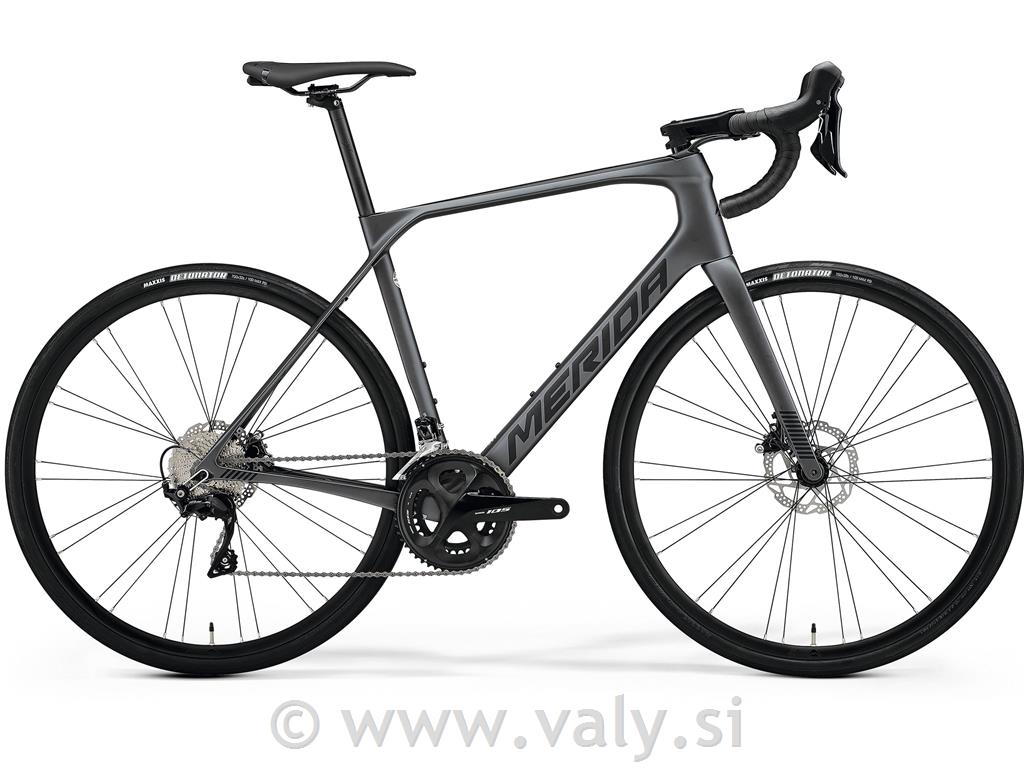 Merida cestno kolo Scultura Endurance 4000 siva črna