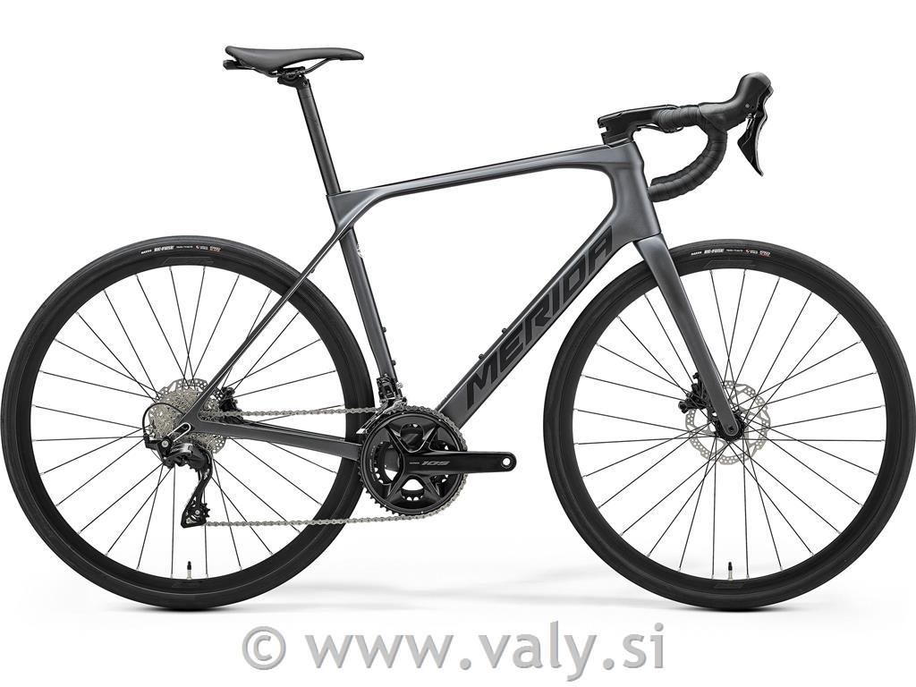 Merida cestno kolo Scultura Endurance 4000 siva črna