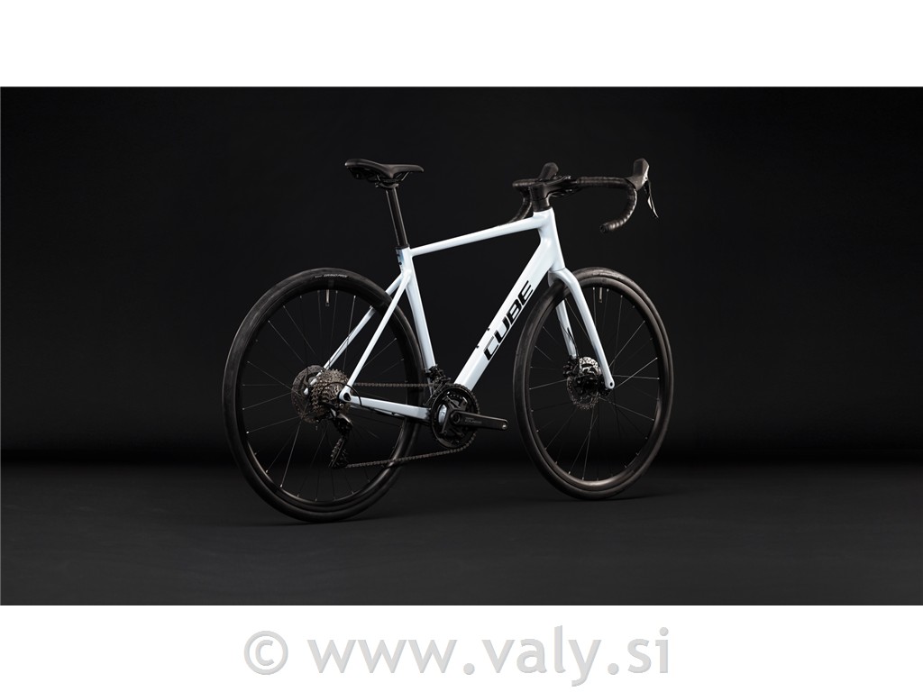 Cube cestno kolo Attain Race (glacier´n´black)