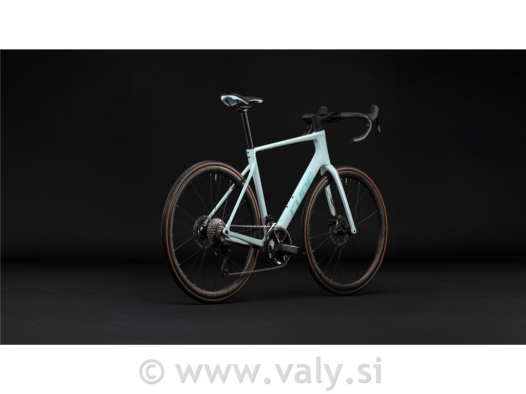 Cube cestno kolo Attain C:62 Race frostymint´n´mint