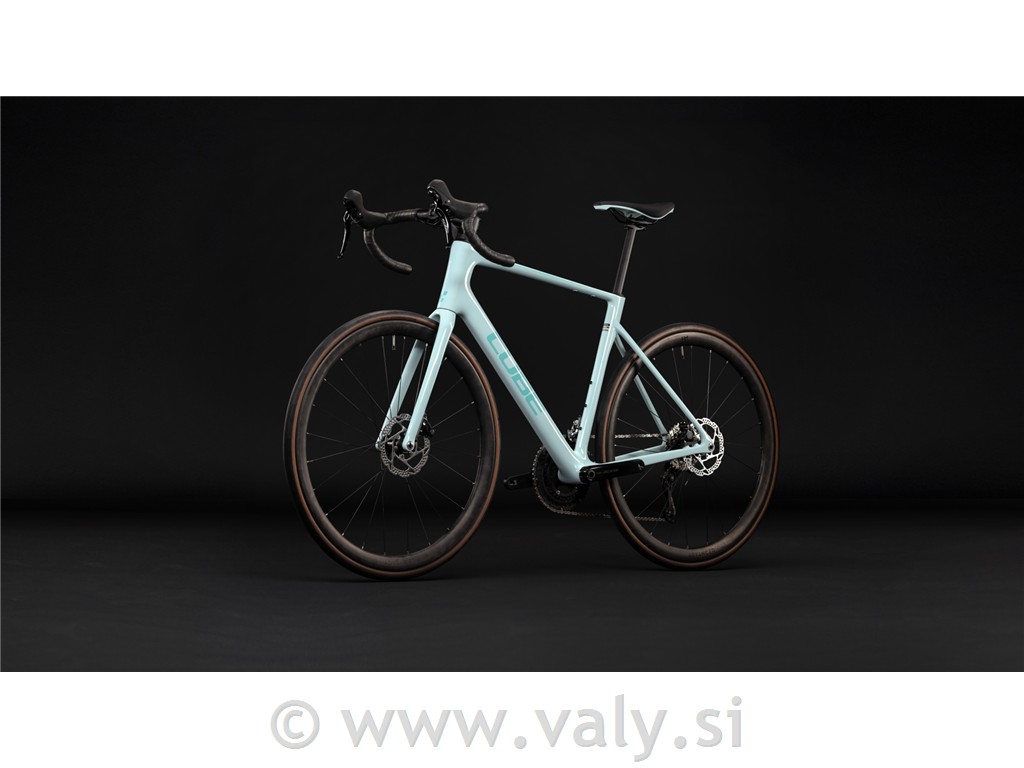 Cube cestno kolo Attain C:62 Race frostymint´n´mint