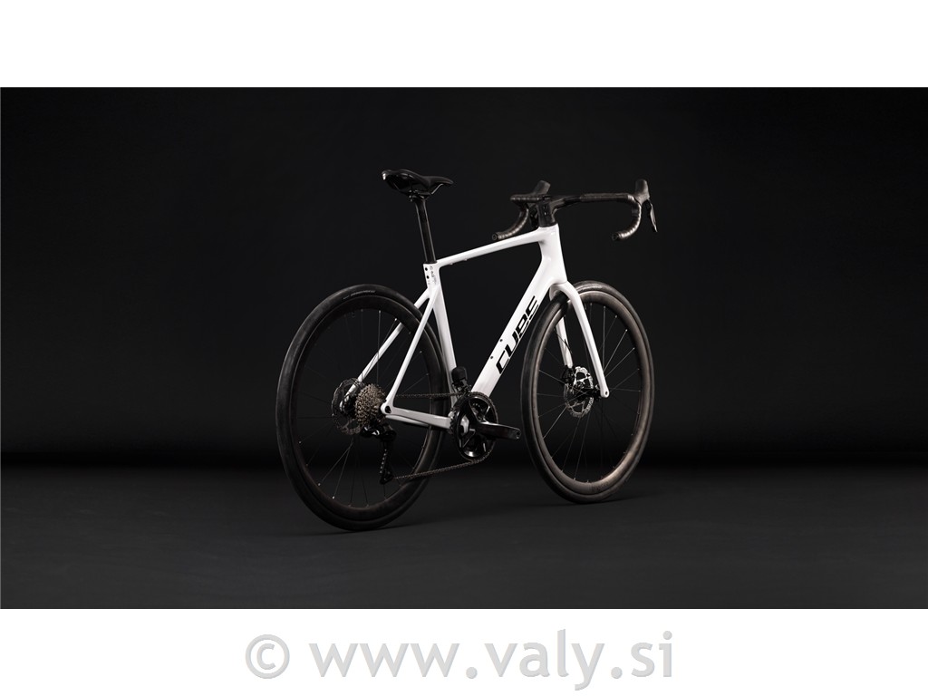 Cube cestno kolo Attain C62 SLX bela (metallicwhite´n´black)