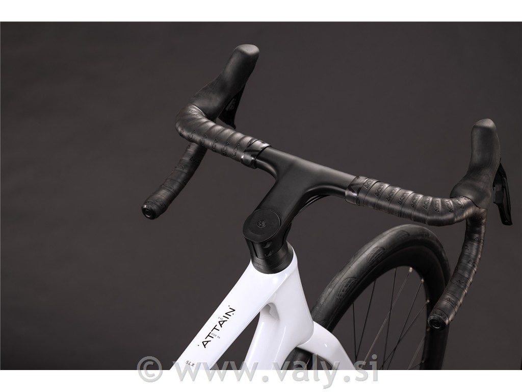 Cube cestno kolo Attain C62 SLX bela (metallicwhite´n´black)