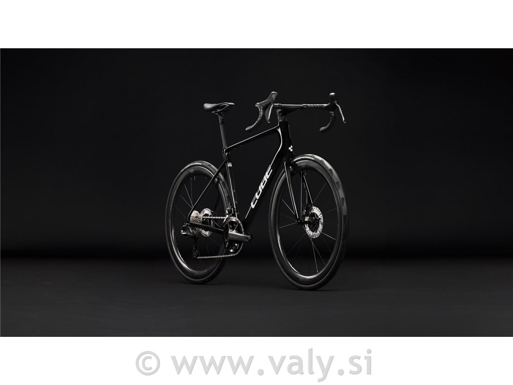 Cube cestno kolo Attain C:62 SLT črna (carbon´n´white)