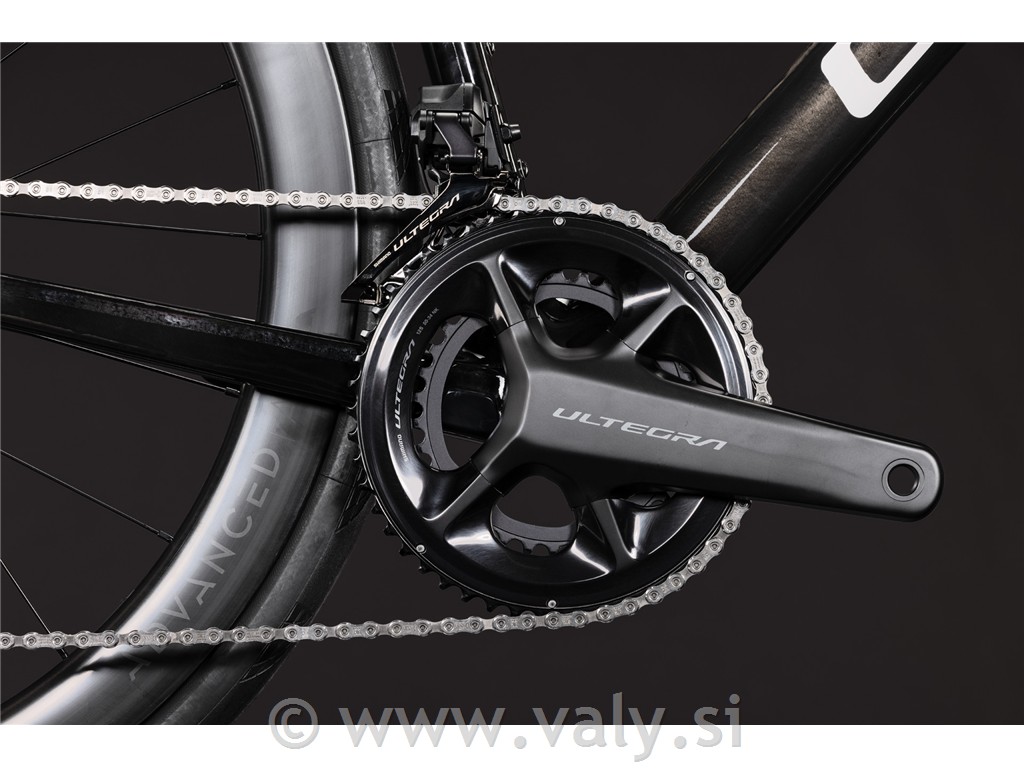 Cube cestno kolo Attain C:62 SLT črna (carbon´n´white)