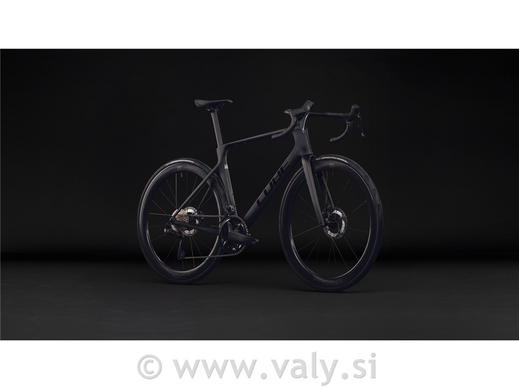 Cube cestno kolo Agree C:62 Pro črna (carbon´n´black)