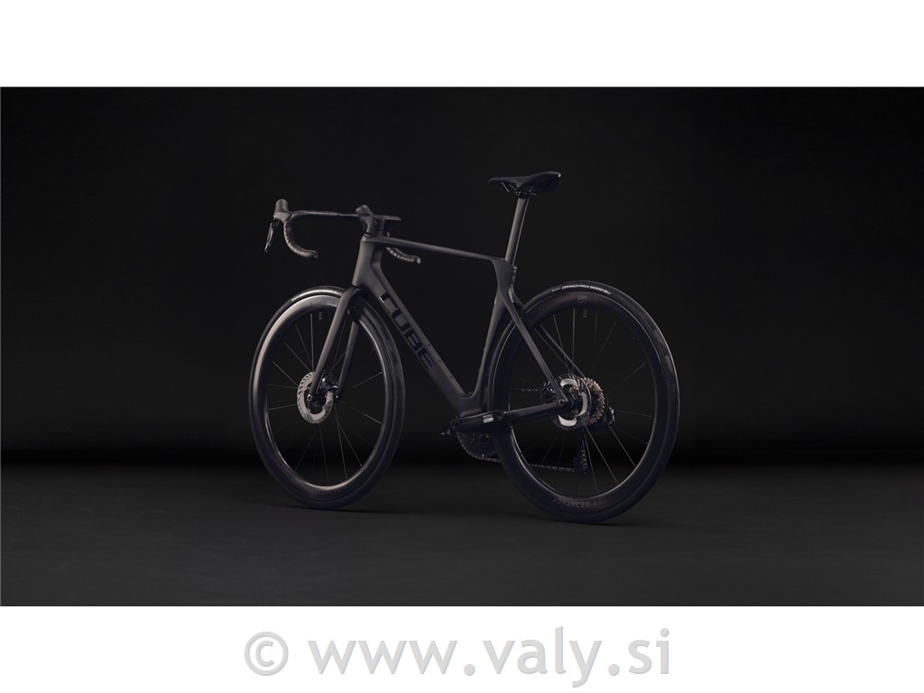 Cube cestno kolo Agree C:62 Pro črna (carbon´n´black)