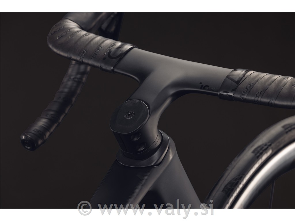 Cube cestno kolo Agree C:62 Pro črna (carbon´n´black)