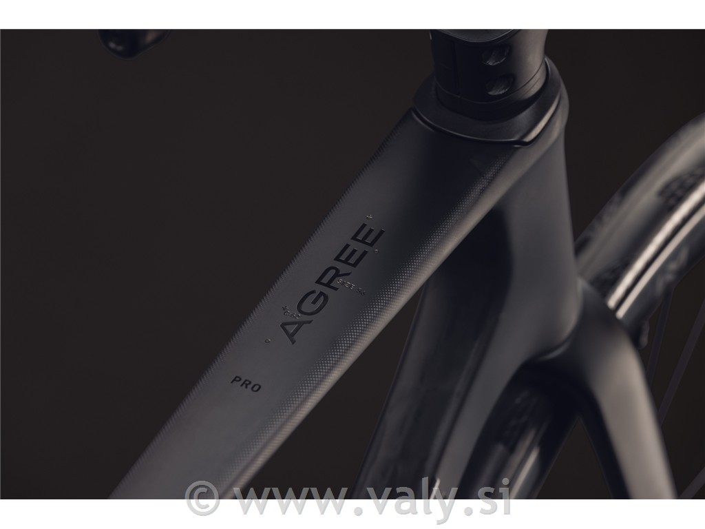 Cube cestno kolo Agree C:62 Pro črna (carbon´n´black)