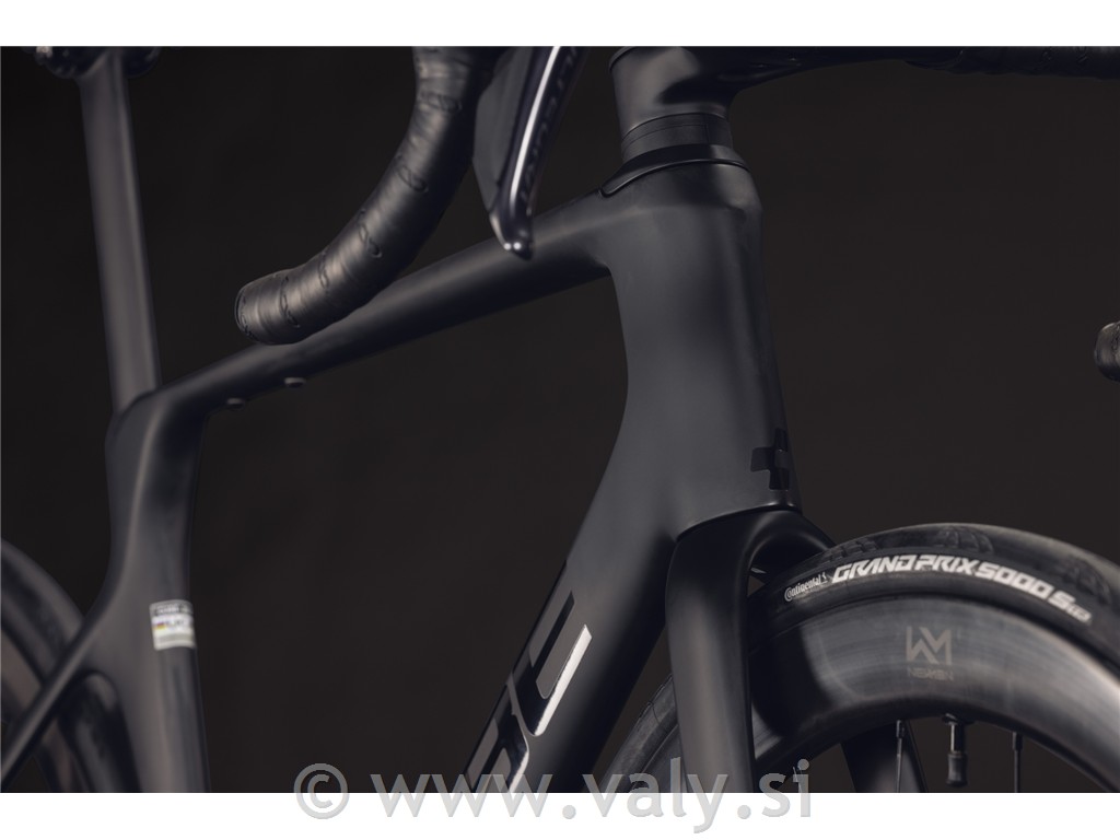 Cube cestno kolo Agree C:62 Pro črna (carbon´n´black)