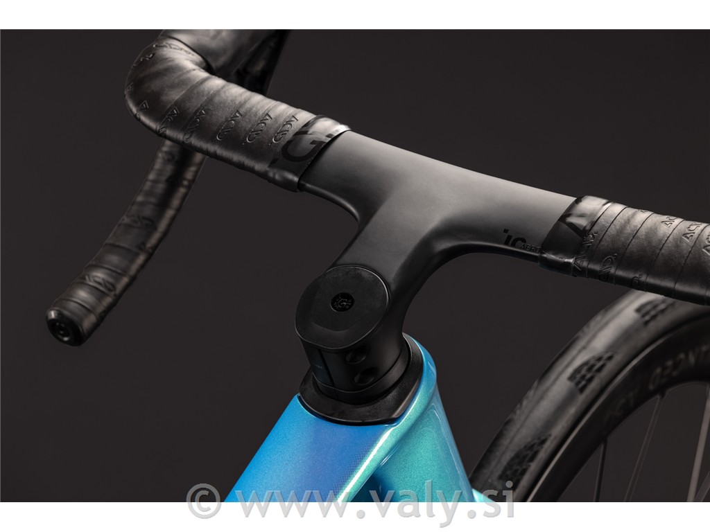 Cube cestno kolo Agree C:62 Pro modra (dream´n´black)