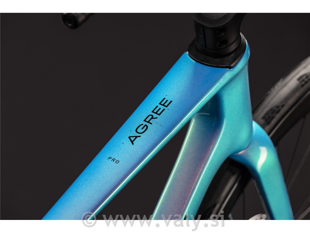 Cube cestno kolo Agree C:62 Pro modra (dream´n´black)