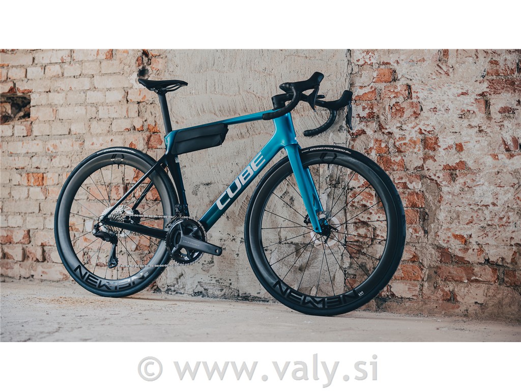 Cube cestno kolo Agree C:62 Race chromeblue´n´liquidblue