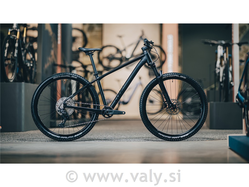 Cube gorsko kolo AIM SLT črna (soot´n´black)