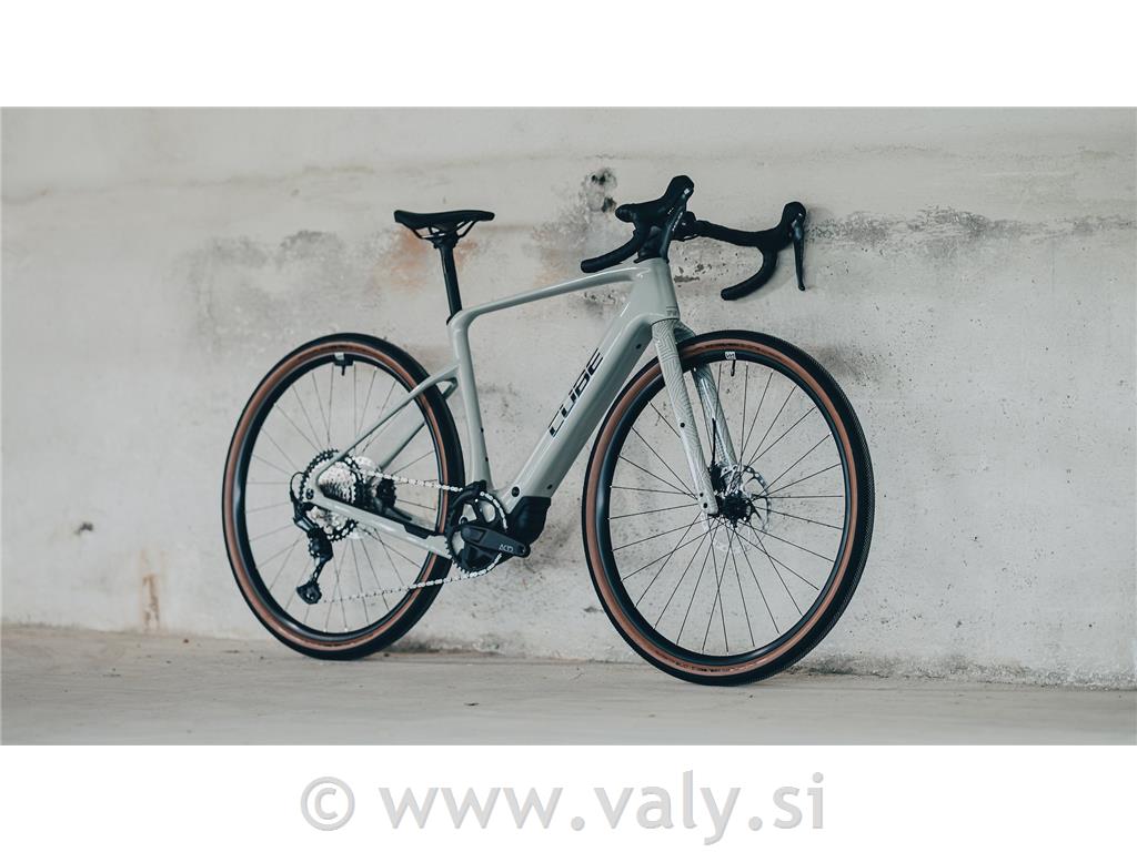 Cube električno gravel kolo Nuroad Hybrid C:62 RACE 400X