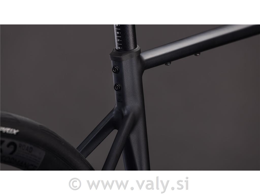 Cube cestno kolo Attain SLX črna (coal ´n´ prism)