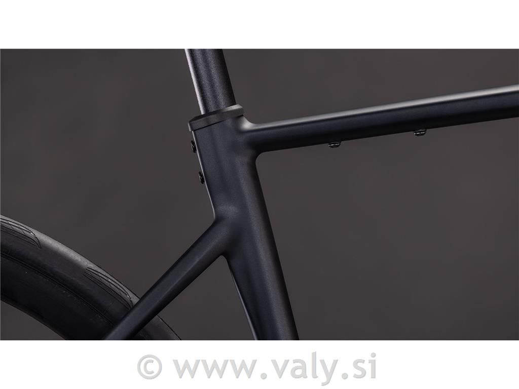 Cube cestno kolo Attain SLX črna (coal ´n´ prism)