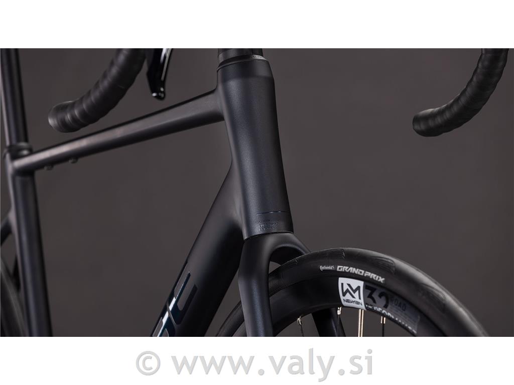 Cube cestno kolo Attain SLX črna (coal ´n´ prism)