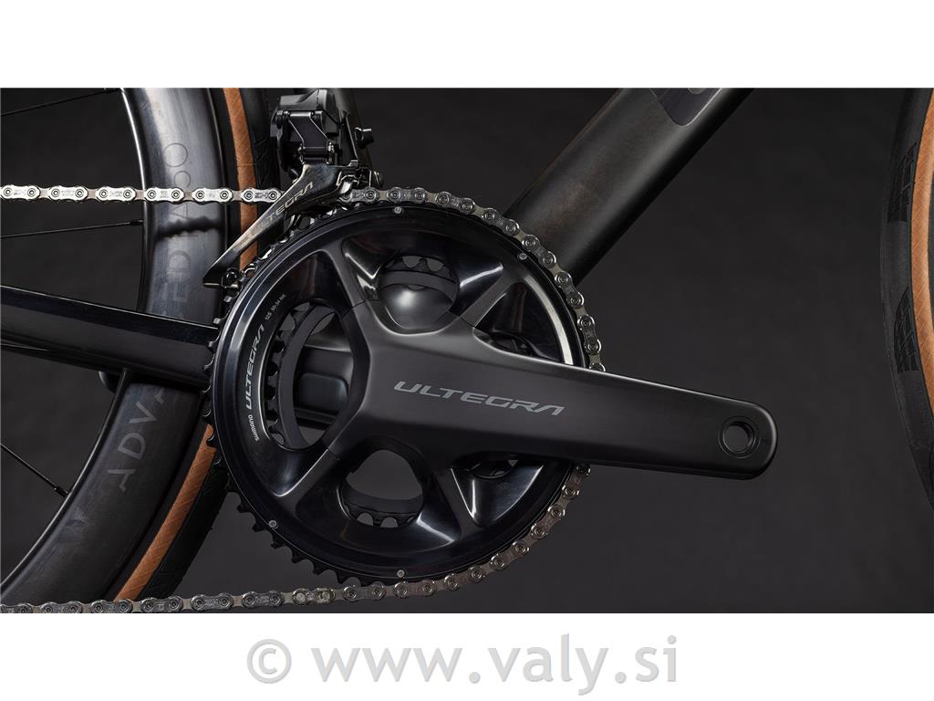 Cube cestno kolo Attain C:62 SLT črna (carbon`n´coalchrome)