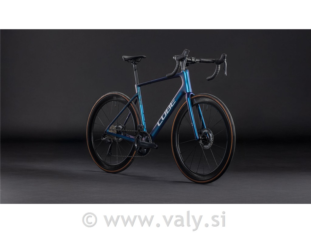 Cube cestno kolo Attain C:62 SLT modra (shiftmint´n´white)