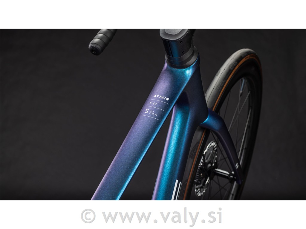 Cube cestno kolo Attain C:62 SLT modra (shiftmint´n´white)