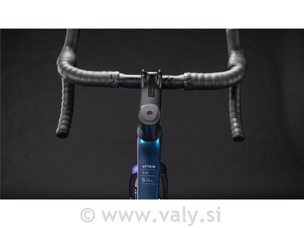 Cube cestno kolo Attain C:62 SLT modra (shiftmint´n´white)