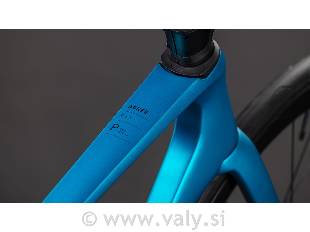 Cube cestno kolo Agree C:62 Pro modra (bali´n´prism)