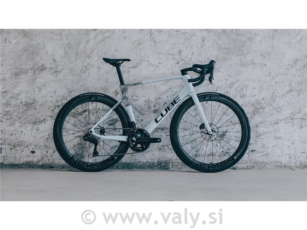 Cube cestno kolo Agree C:62 Race