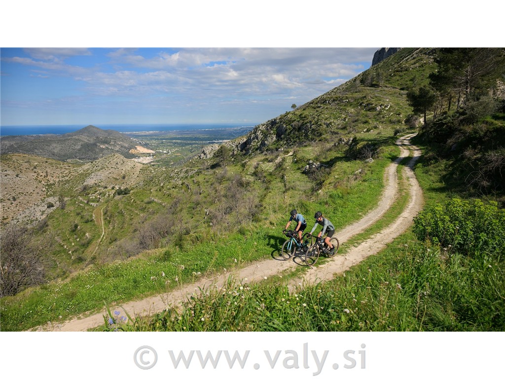 Cube gravel kolo Nuroad One roza (ruby´n´puce)