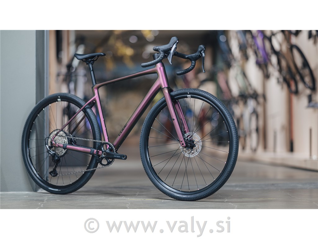 Cube gravel kolo Nuroad SLX vijolična-roza (molotov´n´black)