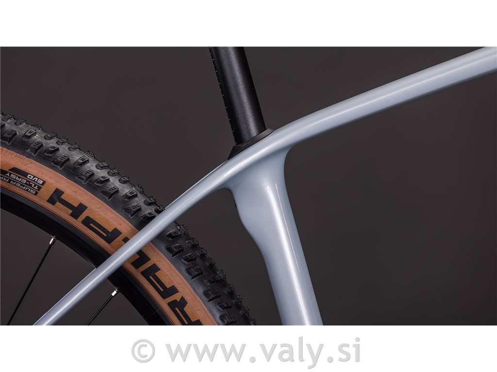 Cube gorsko kolo REACTION C:62 Race siva - bela