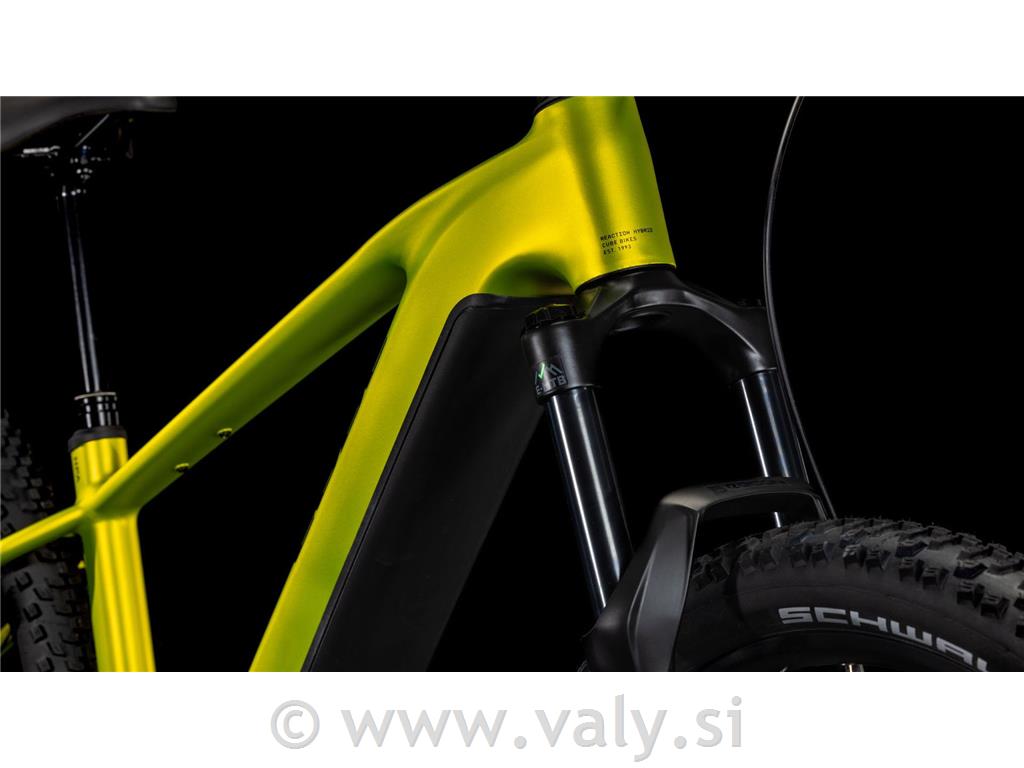 Cube kolo za izposojo Reaction Hybrid RACE 800