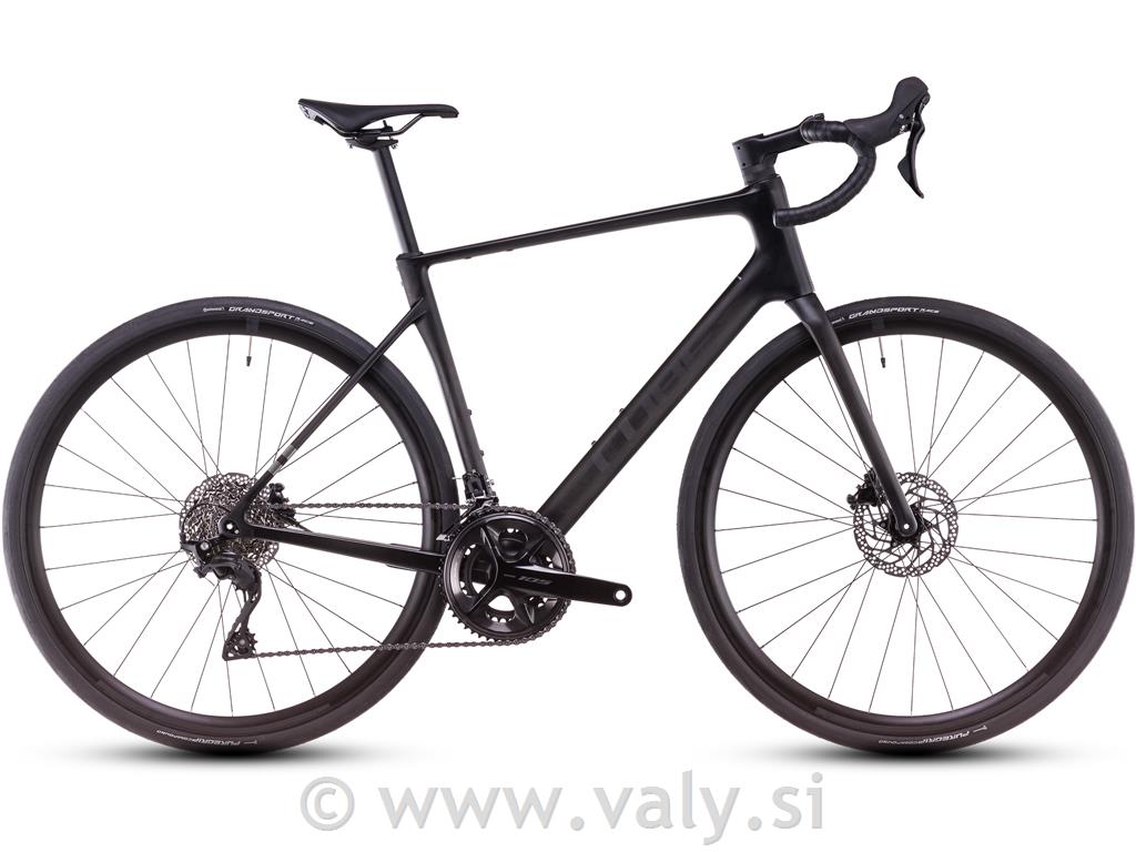Cube cestno kolo Attain C:62 Race črna