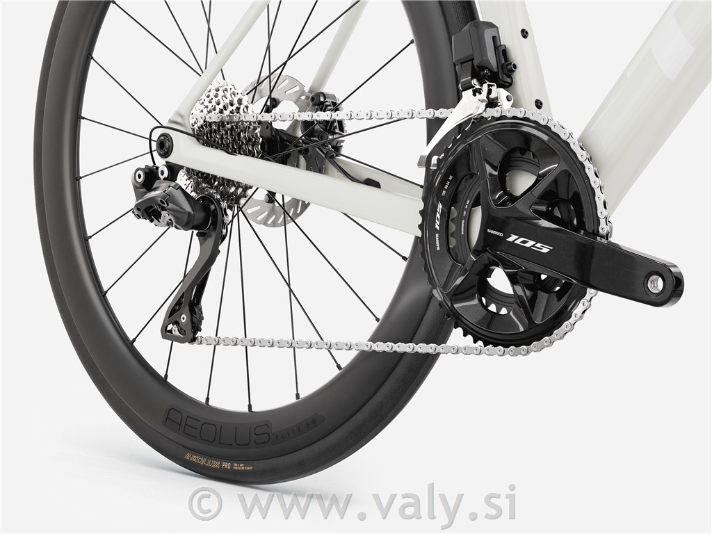 TREK cestno kolo MADONE SL 6 Gen. 8 bela