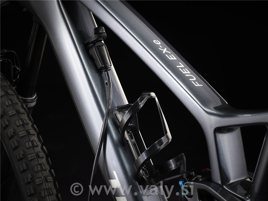 Trek električno kolo Fuel EXe 9.7 siva-črna